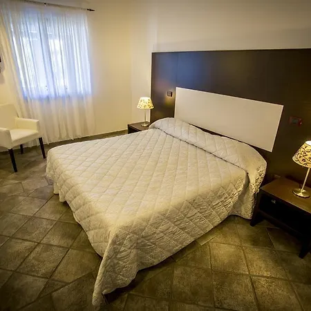 Al Belvedere Salina Aparthotel 4*