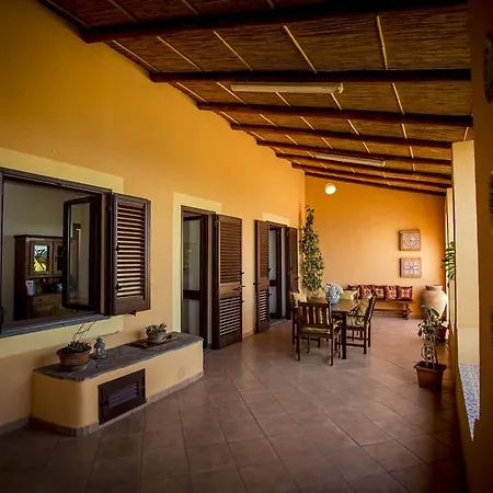 Al Belvedere Salina Aparthotel Leni