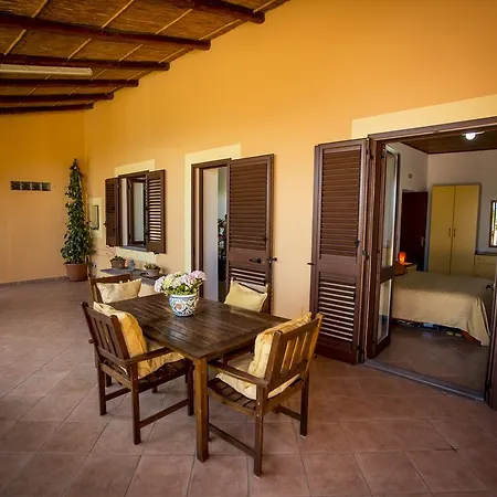 Al Belvedere Salina Aparthotel