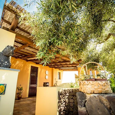 מלון דירות Al Belvedere Salina 4*