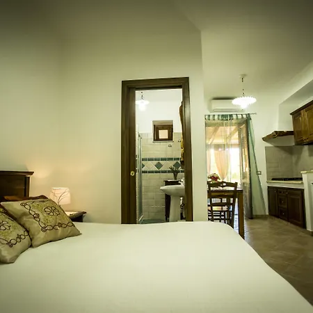 Al Belvedere Salina מלון דירות Leni