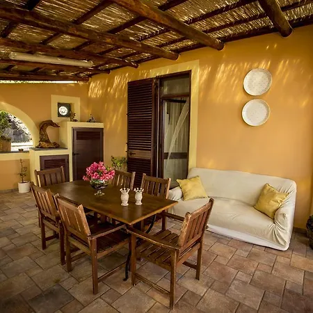 מלון דירות Al Belvedere Salina 4*